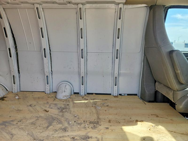 60924476 :رقم المزاد ، 1GCWGBFP1S1269899 vin ، 2025 Chevrolet Express G2500 مزاد بيع