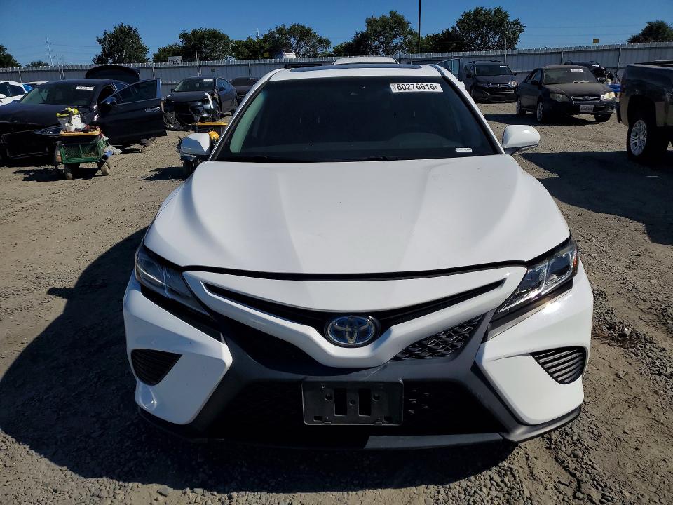 2019 Toyota Camry Hybrid მანქანა იყიდება აუქციონზე, vin: 4T1B21HK8KU520890, აუქციონის ნომერი: 60276616