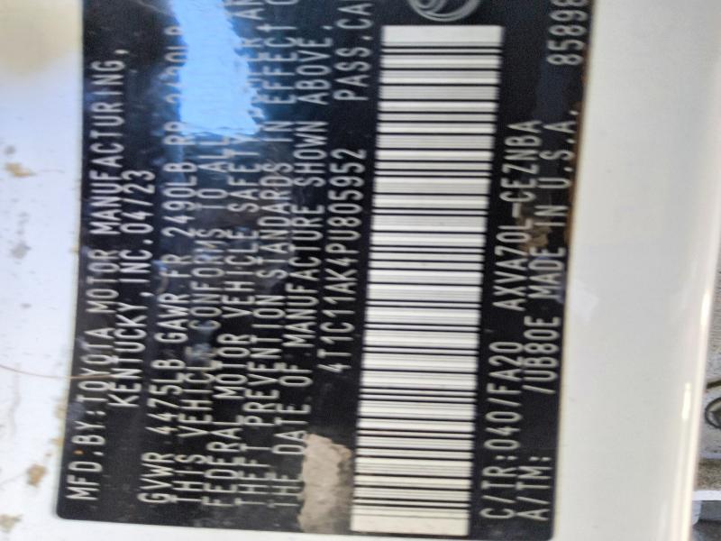 60572626 :رقم المزاد ، 4T1C11AK4PU805952 vin ، 2023 Toyota Camry مزاد بيع