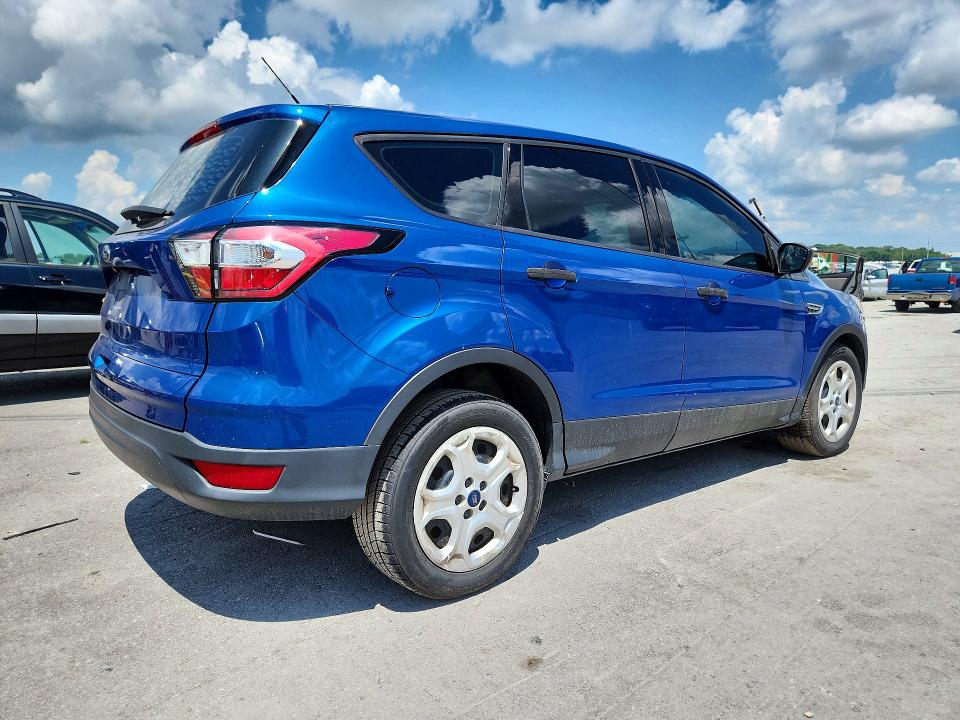 Продаж на аукціоні авто 2017 Ford Escape, vin: 1FMCU0F76HUD19456, номер лоту: 61384046