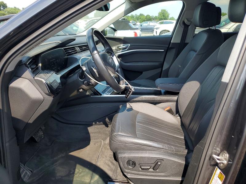 2021 Audi E-tron მანქანა იყიდება აუქციონზე, vin: WA1AAAGEXMB015215, აუქციონის ნომერი: 59686946