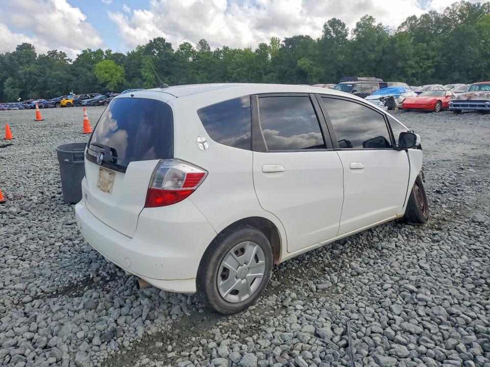 60811656 :رقم المزاد ، JHMGE8H36DC061613 vin ، 2013 Honda Fit مزاد بيع