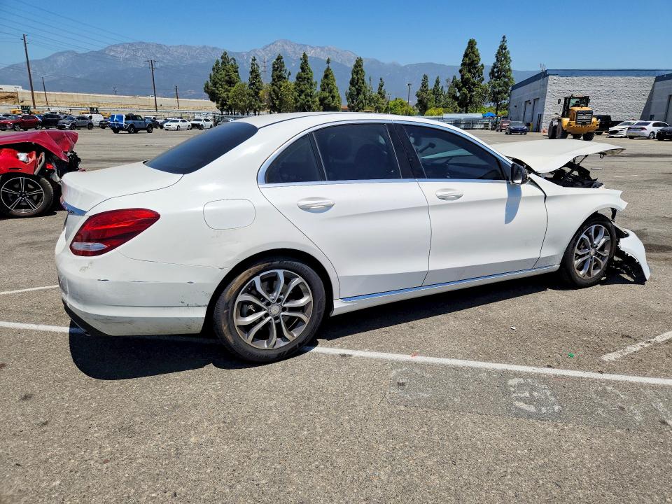 61941866 :رقم المزاد ، 55SWF4JB1GU146367 vin ، 2016 Mercedes-benz C مزاد بيع