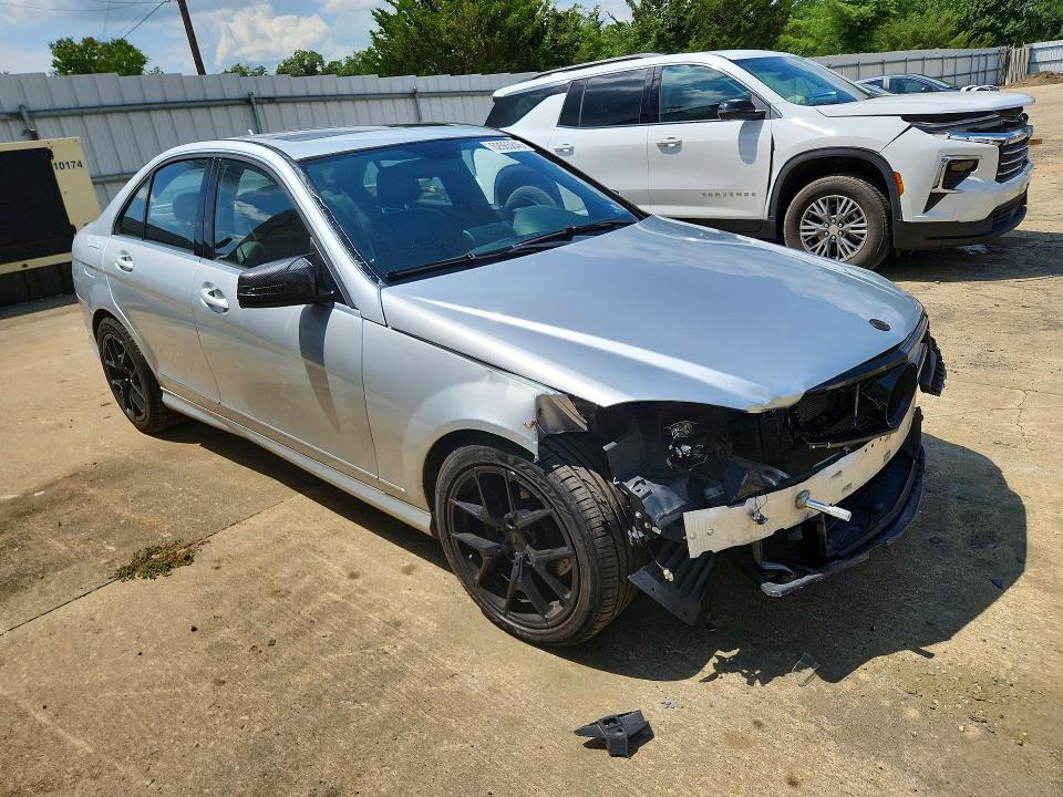 Продажа на аукционе авто 2010 Mercedes-benz C, vin: WDDGF8BB1AR130186, номер лота: 62965846