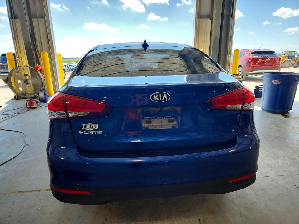 2018 Kia Forte მანქანა იყიდება აუქციონზე, vin: 3KPFK4A73JE284028, აუქციონის ნომერი: 59315156