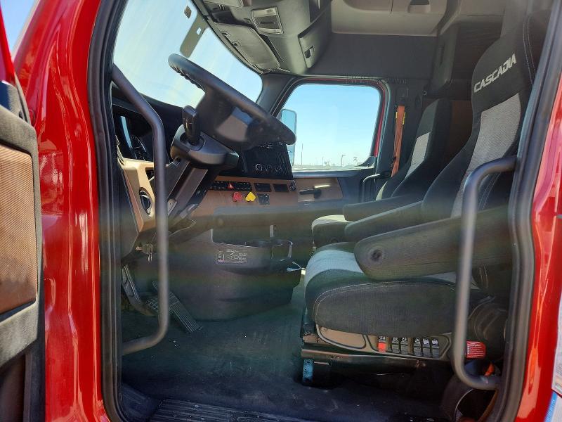 58421536 :رقم المزاد ، 3AKJHHDR0KSKC2360 vin ، 2019 Freightliner Cascadia 126 مزاد بيع