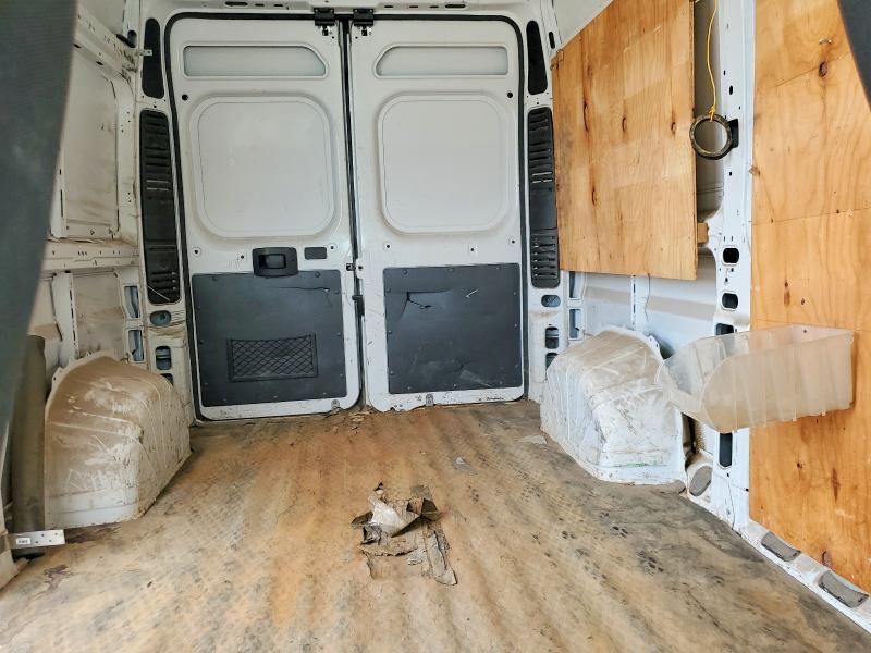 60441396 :رقم المزاد ، 3C6TRVCG2JE112727 vin ، 2018 Ram Promaster 2500 مزاد بيع