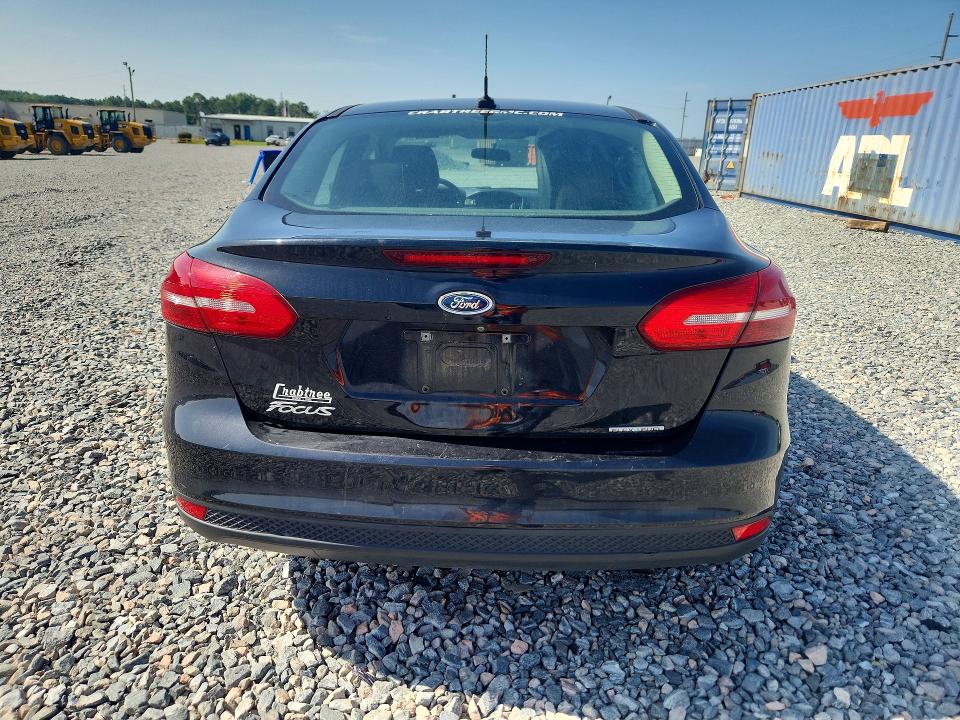 62143526 :رقم المزاد ، 1FADP3E28FL355942 vin ، 2015 Ford Focus مزاد بيع