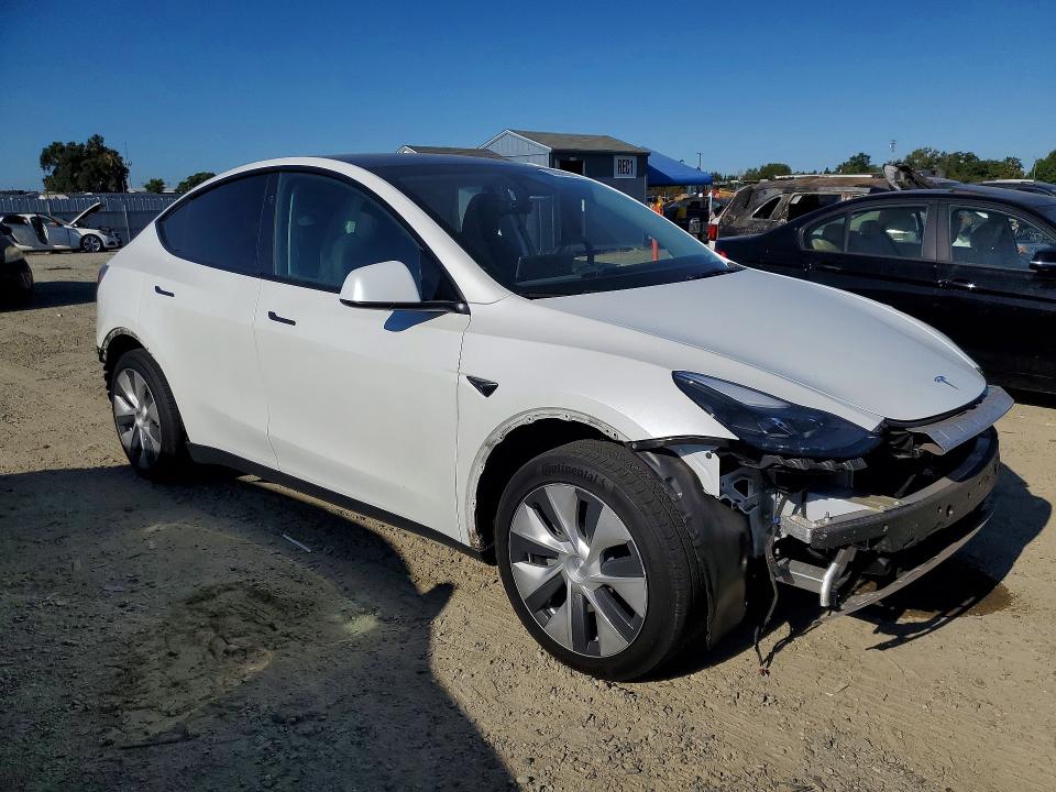 2024 Tesla Model Y მანქანა იყიდება აუქციონზე, vin: 7SAYGDED0RF055177, აუქციონის ნომერი: 60688076