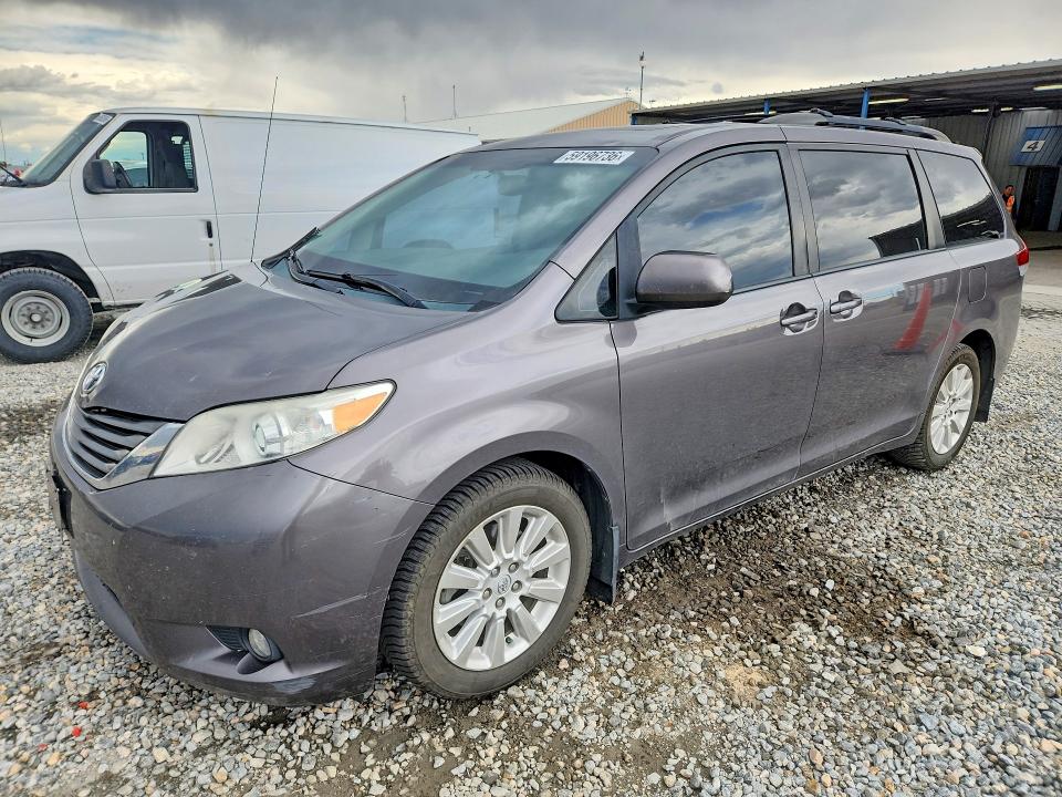 59196736 :رقم المزاد ، 5TDDK3DC7DS052262 vin ، 2013 Toyota Sienna مزاد بيع