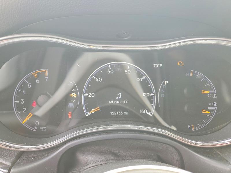62133356 :رقم المزاد ، 1C4RJFLT8JC120979 vin ، 2018 Jeep Grand Cherokee مزاد بيع