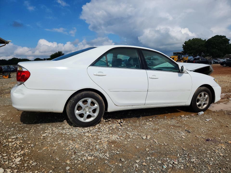 60861476 :رقم المزاد ، 4T1BE32K05U596880 vin ، 2005 Toyota Camry مزاد بيع