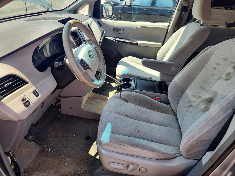 56974776 :رقم المزاد ، 5TDJK3DC2DS051748 vin ، 2013 Toyota Sienna مزاد بيع