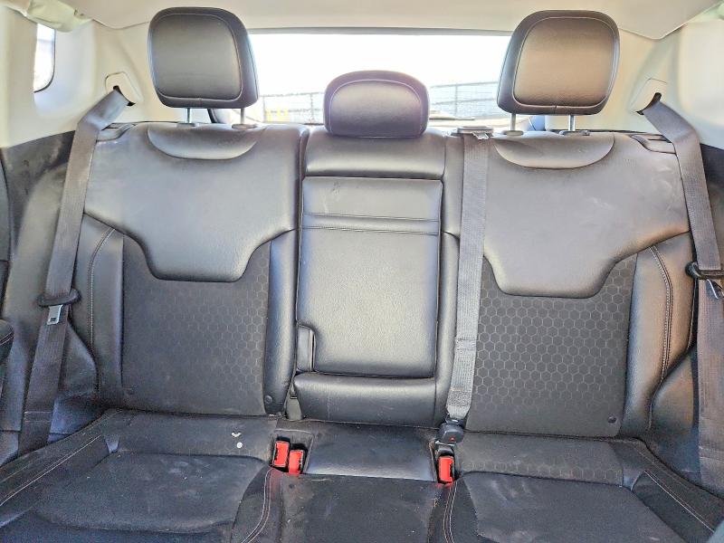 60490846 :رقم المزاد ، 3C4NJCBB3JT134282 vin ، 2018 Jeep Compass مزاد بيع