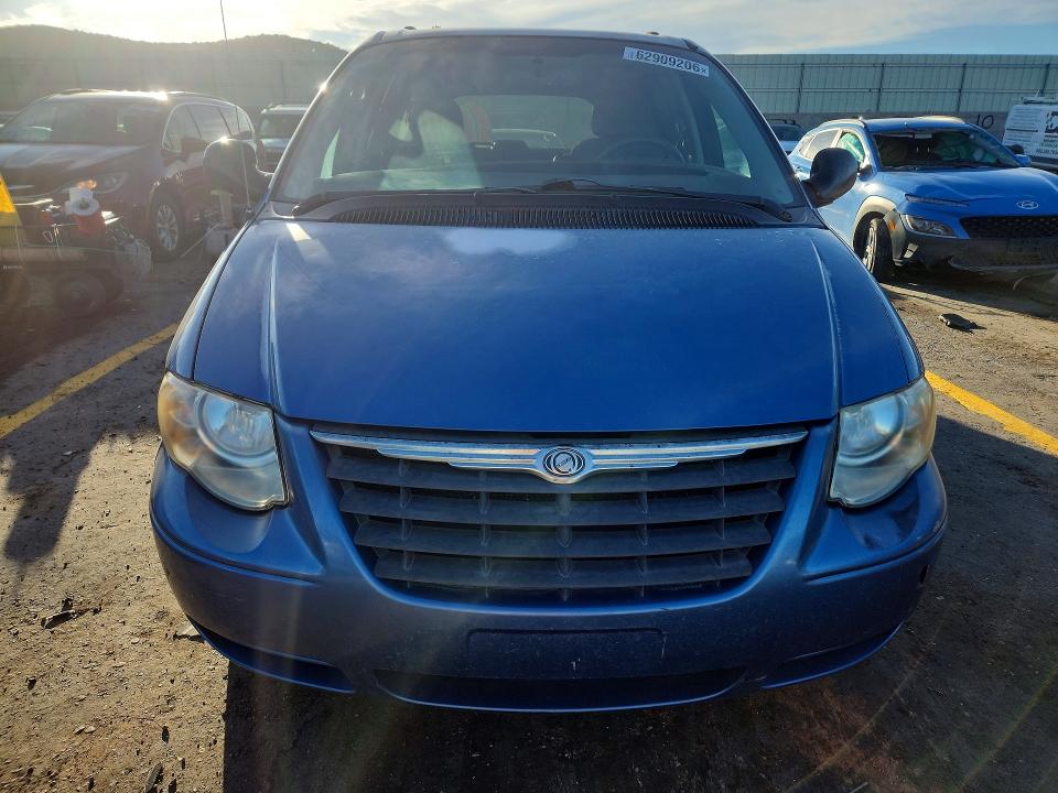 2007 Chrysler Town & Country მანქანა იყიდება აუქციონზე, vin: 2A4GP54LX7R281407, აუქციონის ნომერი: 62909206