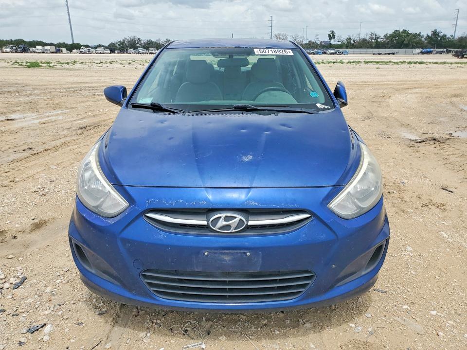 2015 Hyundai Accent მანქანა იყიდება აუქციონზე, vin: KMHCT4AE3FU806952, აუქციონის ნომერი: 60718926