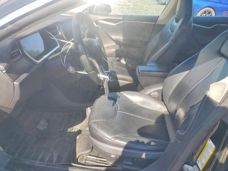 60146076 :رقم المزاد ، 5YJSA1CN1DFP12575 vin ، 2013 Tesla Model S مزاد بيع