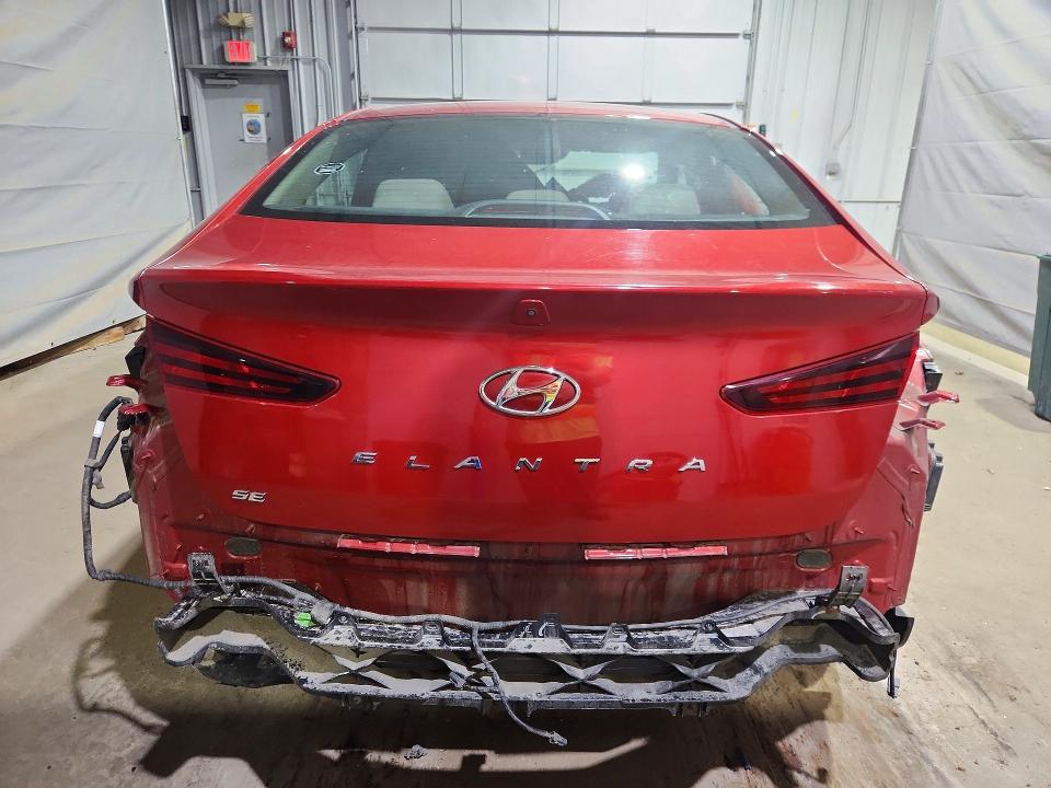 60997926 :رقم المزاد ، 5NPD74LF9KH425095 vin ، 2019 Hyundai Elantra مزاد بيع