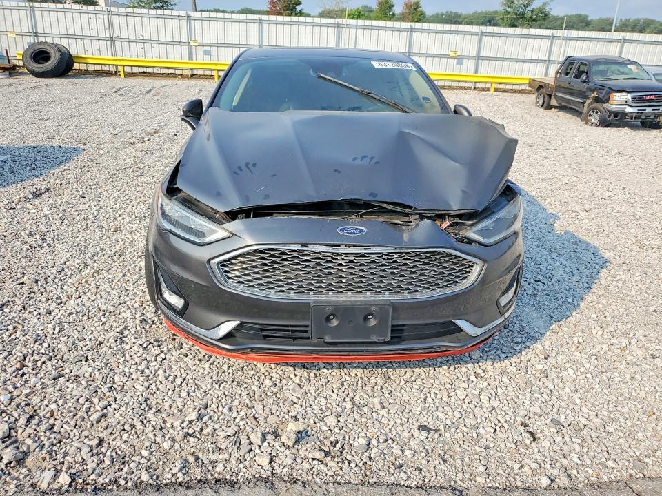63130086 :رقم المزاد ، 3FA6P0D93LR192345 vin ، 2020 Ford Fusion مزاد بيع
