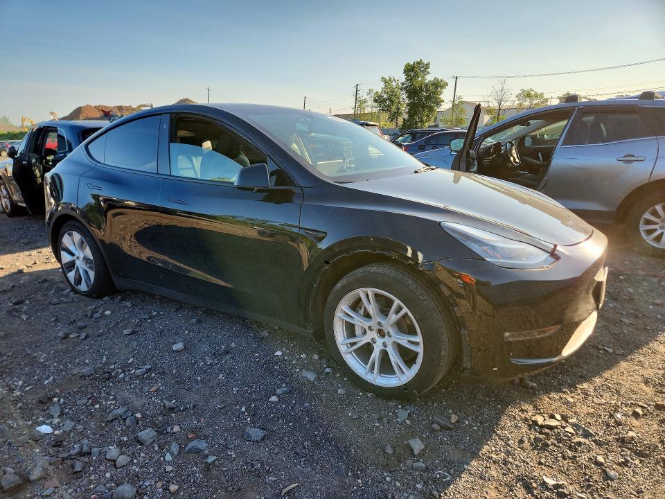 Auction sale of the 2022 Tesla Model Y, vin: 7SAYGAEE0NF401133, lot number: 61929016