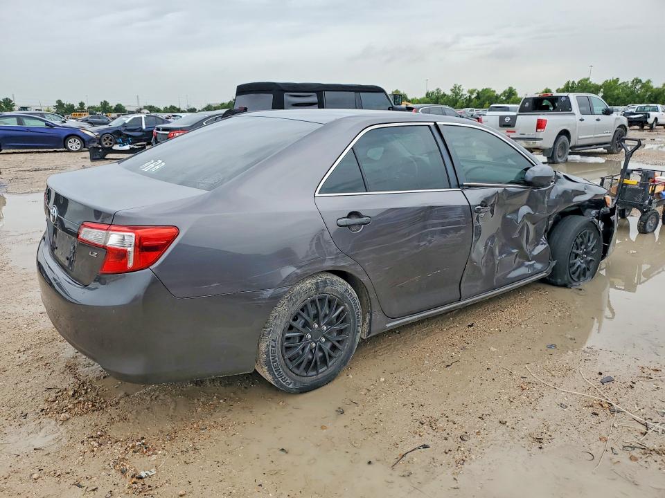 60360546 :رقم المزاد ، 4T4BF1FKXER341204 vin ، 2014 Toyota Camry مزاد بيع