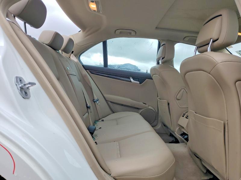 2013 Mercedes-benz C მანქანა იყიდება აუქციონზე, vin: WDDGF4HB6DA825346, აუქციონის ნომერი: 60741996