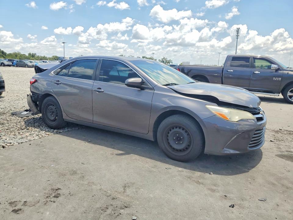 62345726 :رقم المزاد ، 4T1BF1FK7HU812532 vin ، 2017 Toyota Camry مزاد بيع