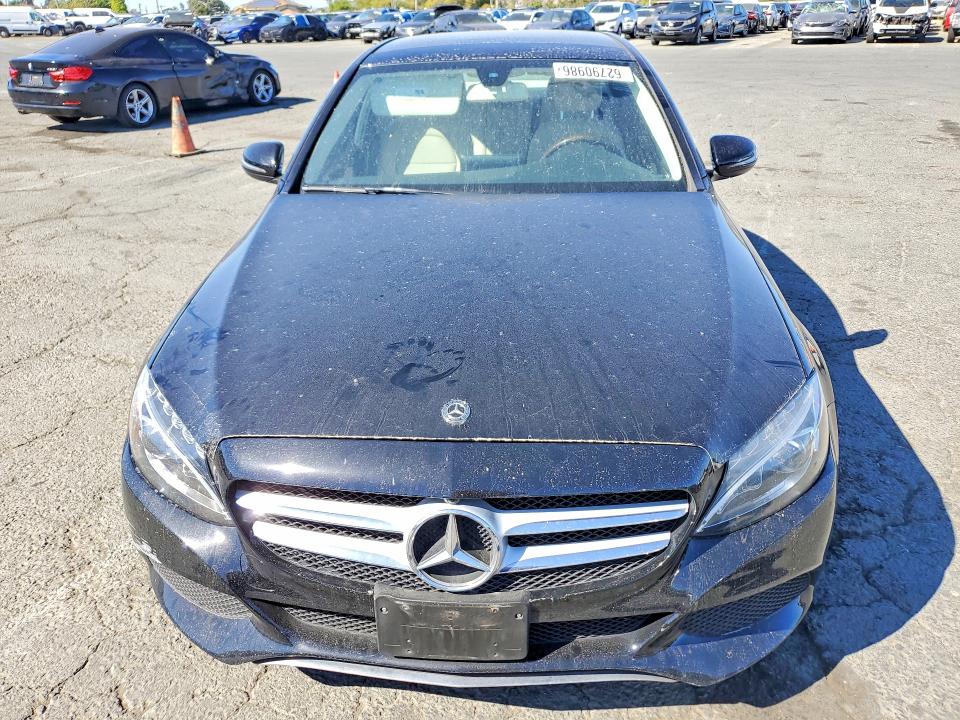 62790986 :رقم المزاد ، 55SWF4JBXJU264022 vin ، 2018 Mercedes-benz C مزاد بيع