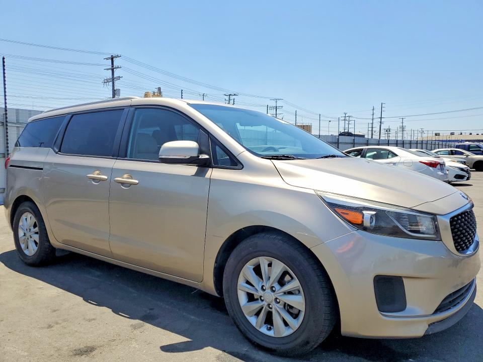 63546076 :رقم المزاد ، KNDMB5C18G6140138 vin ، 2016 Kia Sedona مزاد بيع