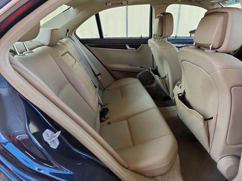 2013 Mercedes-benz C მანქანა იყიდება აუქციონზე, vin: WDDGF4HB9DR294337, აუქციონის ნომერი: 61298756
