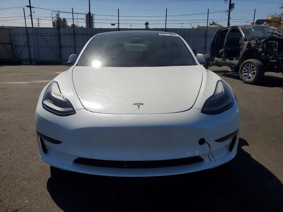 62711056 :رقم المزاد ، 5YJ3E1EA5NF373582 vin ، 2022 Tesla Model 3 مزاد بيع