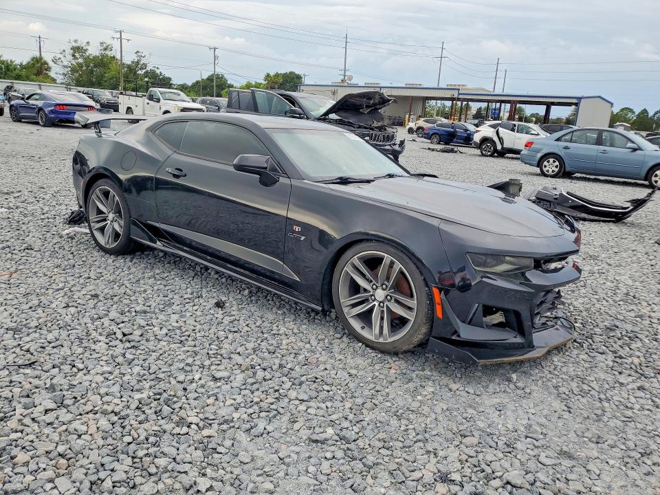 61561146 :رقم المزاد ، 1G1FB1RS0H0170586 vin ، 2017 Chevrolet Camaro مزاد بيع