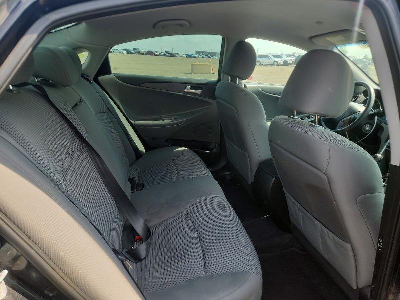 61120106 :رقم المزاد ، 5NPEB4AC3DH665600 vin ، 2013 Hyundai Sonata مزاد بيع