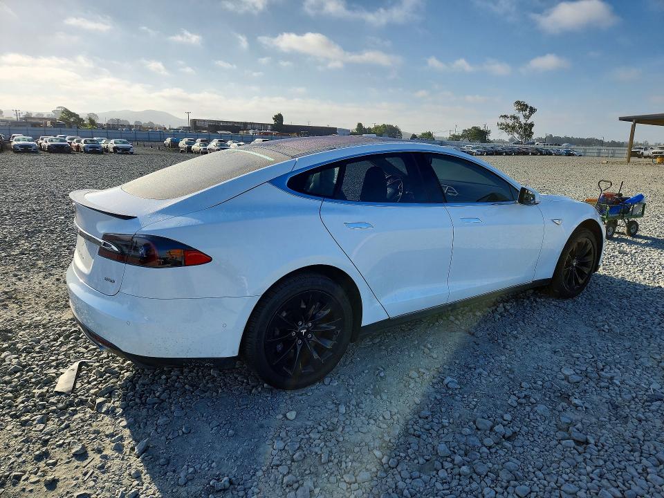 Продаж на аукціоні авто 2015 Tesla Model S, vin: 5YJSA1H26FFP78010, номер лоту: 63401776