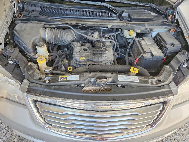 61615006 :رقم المزاد ، 2C4RC1CG2FR646295 vin ، 2015 Chrysler Town & Country مزاد بيع