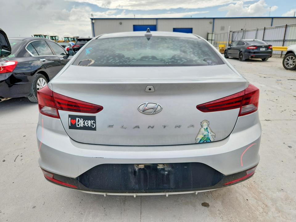 60698116 :رقم المزاد ، 5NPD84LF5KH445258 vin ، 2019 Hyundai Elantra مزاد بيع