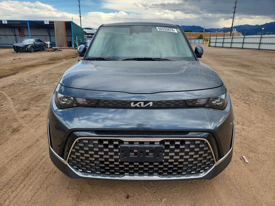60255676 :رقم المزاد ، KNDJ33AU3P7889747 vin ، 2023 Kia Soul مزاد بيع