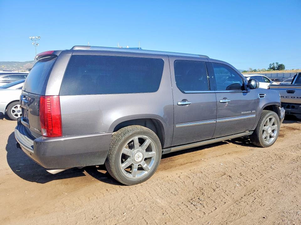 2011 Cadillac Escalade მანქანა იყიდება აუქციონზე, vin: 1GYS4JEF7BR306573, აუქციონის ნომერი: 61060096