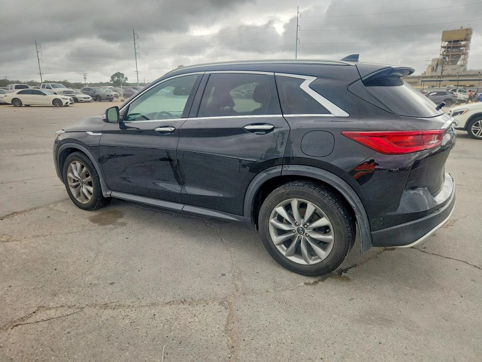 61606096 :رقم المزاد ، 3PCAJ5BA3NF107959 vin ، 2022 Infiniti Qx50 مزاد بيع