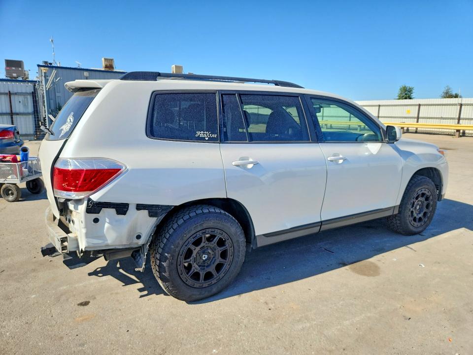 Продажа на аукционе авто 2013 Toyota Highlander, vin: 5TDBK3EH3DS218410, номер лота: 62815346