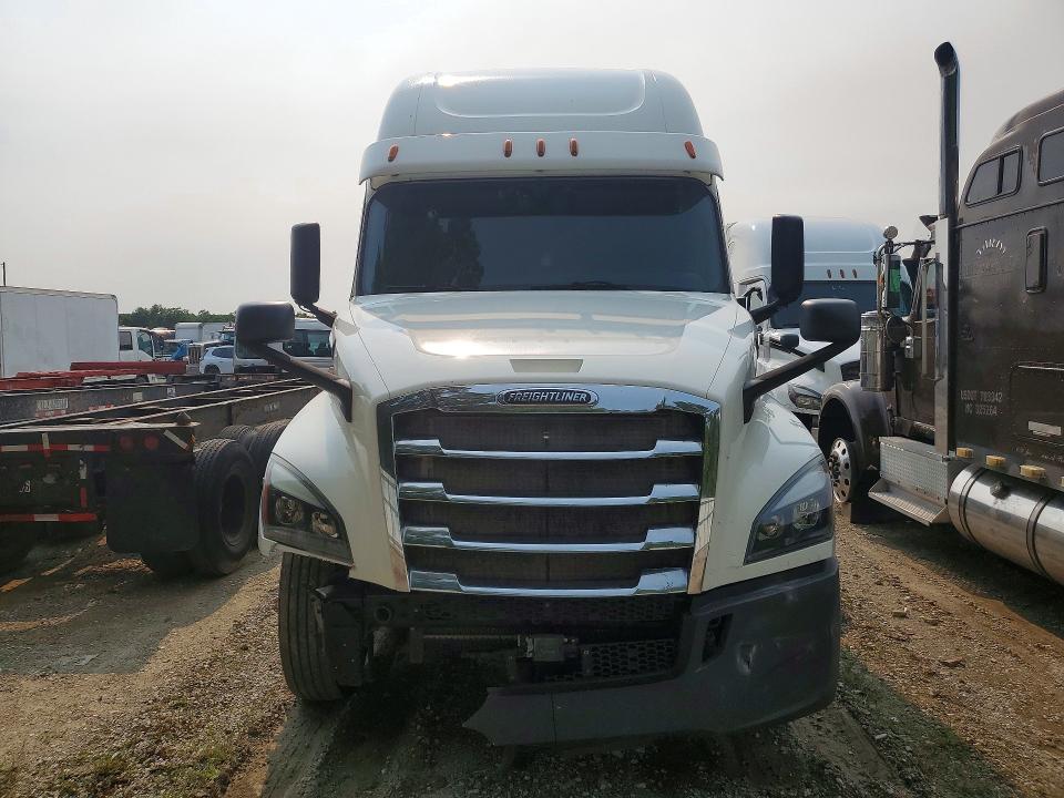Продажа на аукционе авто 2018 Freightliner Cascadia 126, vin: 3AKJHHDR5JSJR0332, номер лота: 60575056