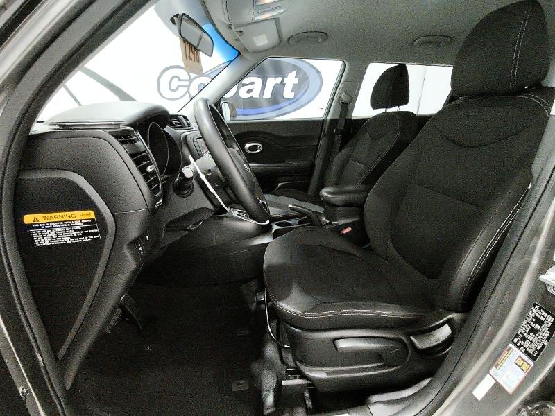 58759276 :رقم المزاد ، KNDJN2A26J7619826 vin ، 2018 Kia Soul مزاد بيع