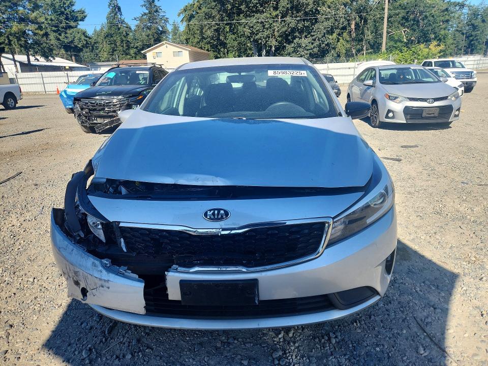 85983225 :رقم المزاد ، 3KPFK4A77HE125622 vin ، 2017 Kia Forte مزاد بيع