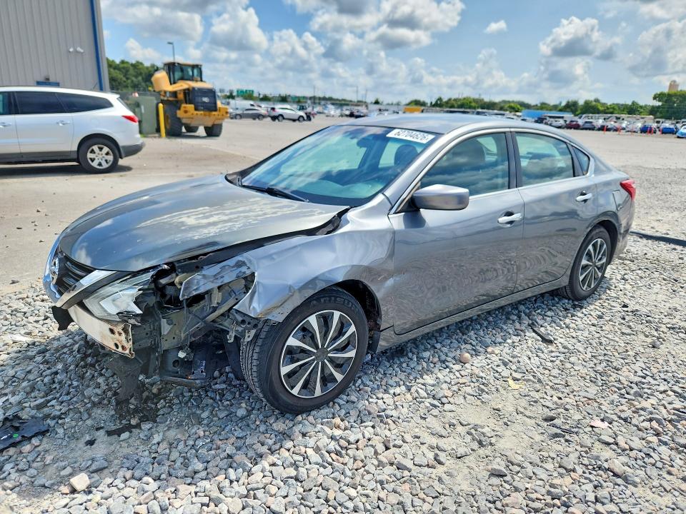 Продажа на аукционе авто 2017 Nissan Altima, vin: 1N4AL3AP3HN364135, номер лота: 62704626