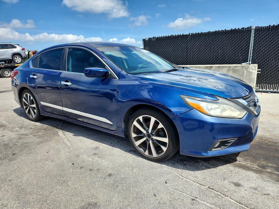 2017 Nissan Altima მანქანა იყიდება აუქციონზე, vin: 1N4AL3AP7HC116403, აუქციონის ნომერი: 62061506