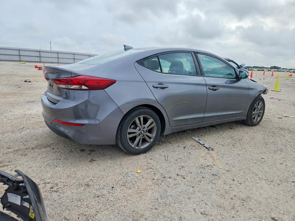 60746616 :رقم المزاد ، 5NPD84LF7JH276200 vin ، 2018 Hyundai Elantra مزاد بيع