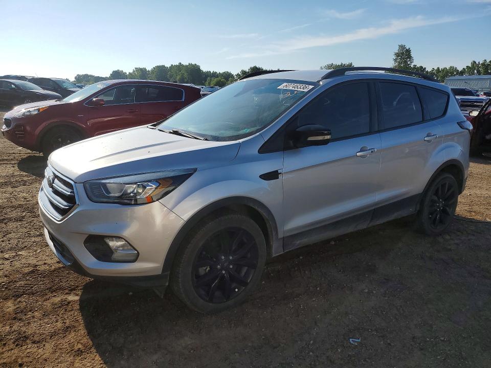 Продажа на аукционе авто 2017 Ford Escape, vin: 1FMCU0J99HUF05968, номер лота: 60746336