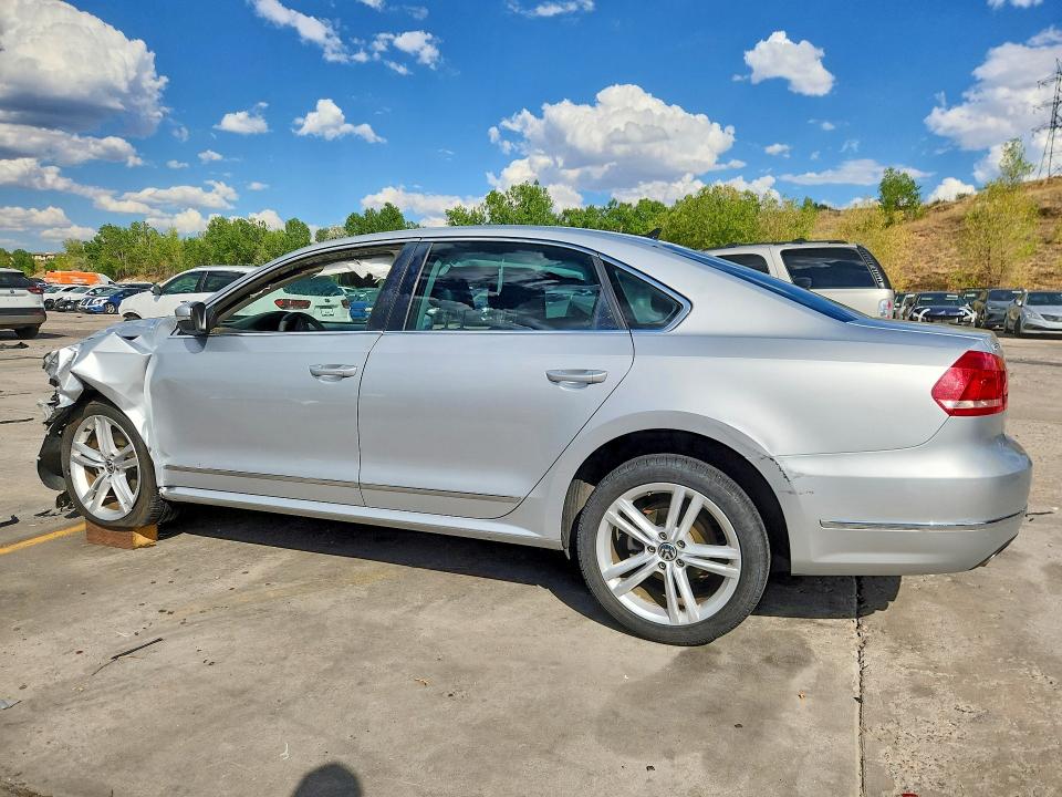 2015 Volkswagen Passat მანქანა იყიდება აუქციონზე, vin: 1VWCV7A39FC061111, აუქციონის ნომერი: 61739416