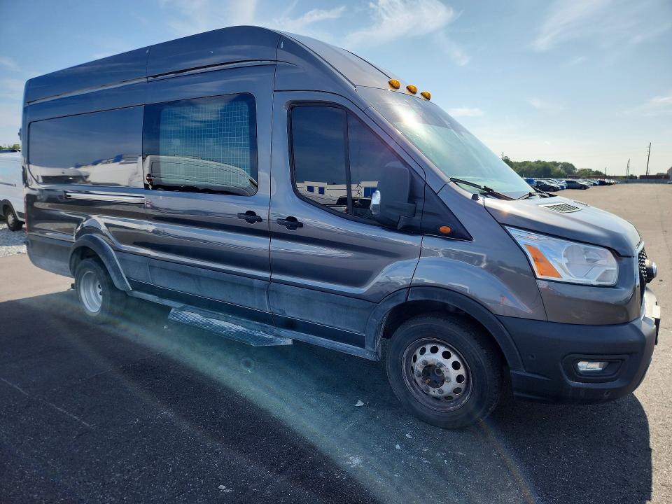 60862626 :رقم المزاد ، 1FTRU8XG0NKA21147 vin ، 2022 Ford Transit مزاد بيع