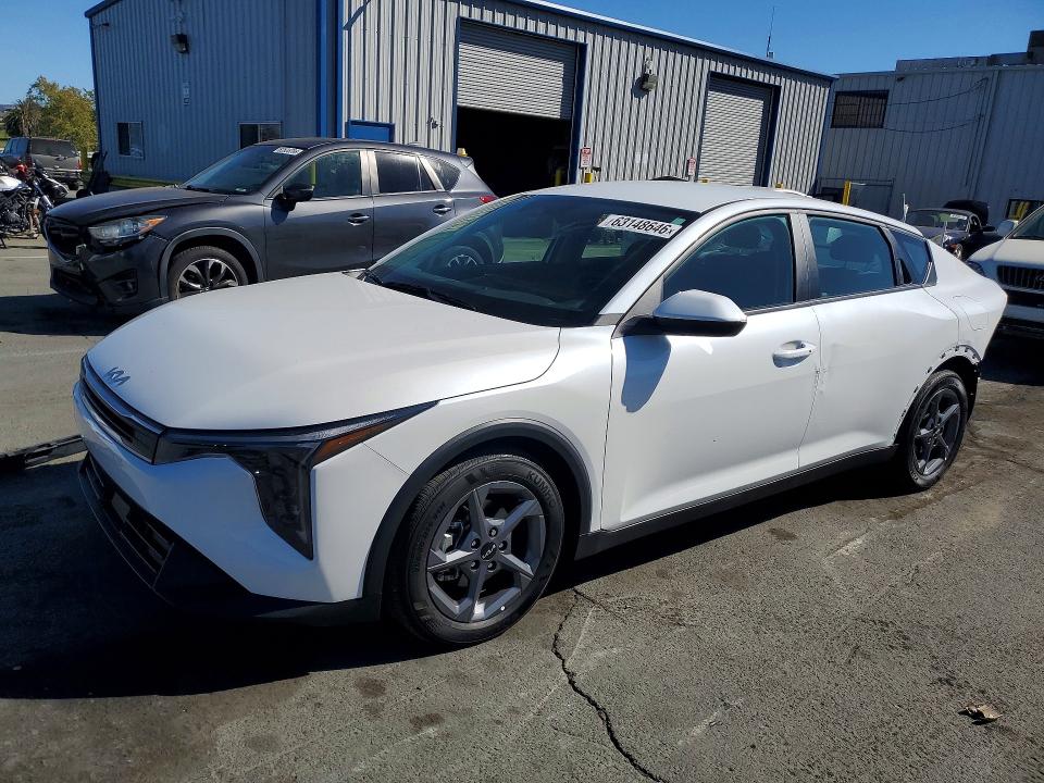 2025 Kia K4 მანქანა იყიდება აუქციონზე, vin: 3KPFT4DE1SE148036, აუქციონის ნომერი: 63148646